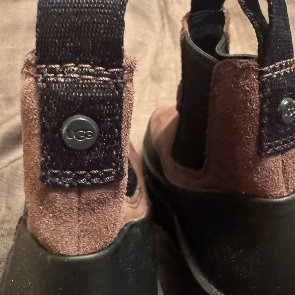 UGG Women’s Brisbane Chelsea Cedar Brown Black Suede Ankle Boots Size 7 - Picture 5 of 7